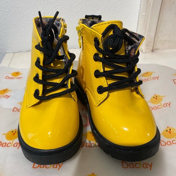 Child Unisex Yellow Waterproof Ankle Boot Cheetah Faux Fur Lace Up  9 NEW - Picture 11 of 11
